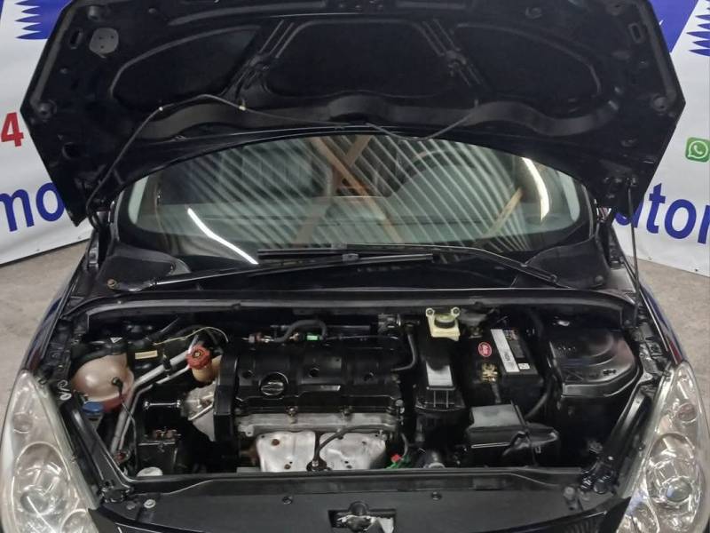PEUGEOT - 307 - 2009/2010 - Preta - R$ 30.900,00