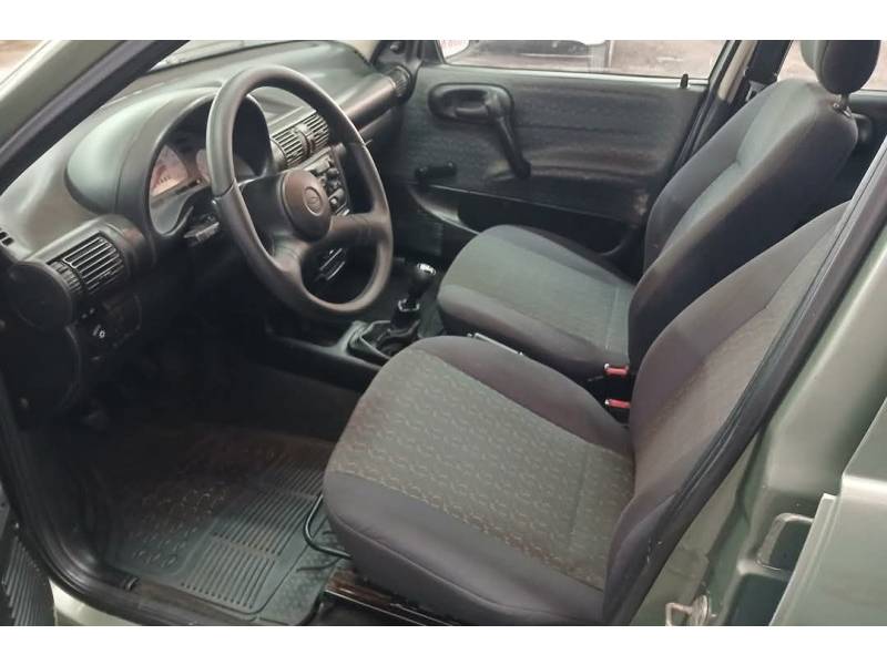 CHEVROLET - CORSA - 2000/2001 - Verde - R$ 16.900,00