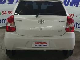 TOYOTA - ETIOS - 2015/2016 - Branca - R$ 49.900,00