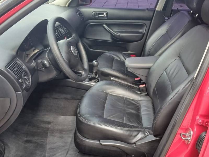 VOLKSWAGEN - GOLF - 2006/2007 - Vermelha - R$ 38.900,00
