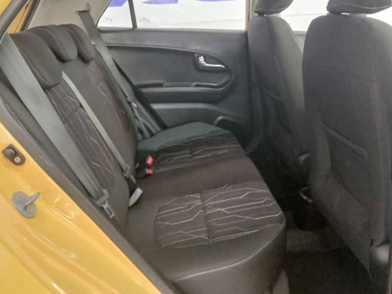 KIA MOTORS - PICANTO - 2011/2012 - Amarela - R$ 38.900,00