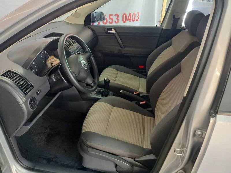 VOLKSWAGEN - POLO - 2006/2007 - Prata - R$ 35.900,00