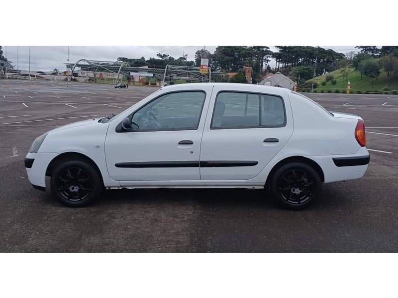 RENAULT - CLIO - 2003/2003 - Branca - R$ 18.900,00