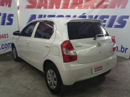 TOYOTA - ETIOS - 2015/2016 - Branca - R$ 49.900,00