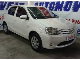 TOYOTA - ETIOS - 2015/2016 - Branca - R$ 49.900,00