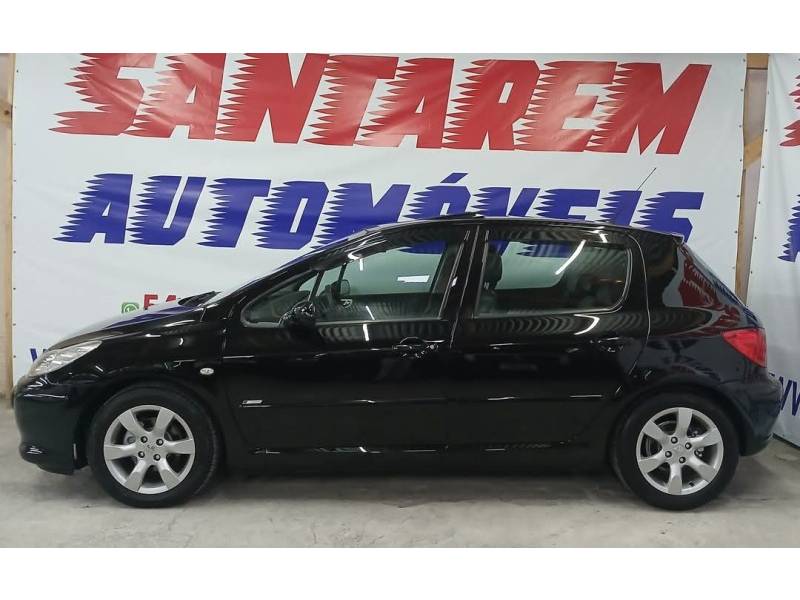 PEUGEOT - 307 - 2009/2010 - Preta - R$ 30.900,00