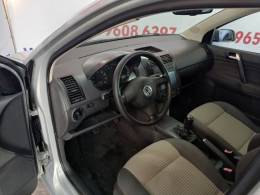 VOLKSWAGEN - POLO - 2006/2007 - Prata - R$ 35.900,00