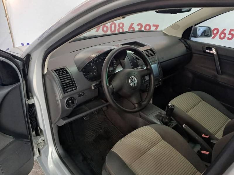 VOLKSWAGEN - POLO - 2006/2007 - Prata - R$ 35.900,00