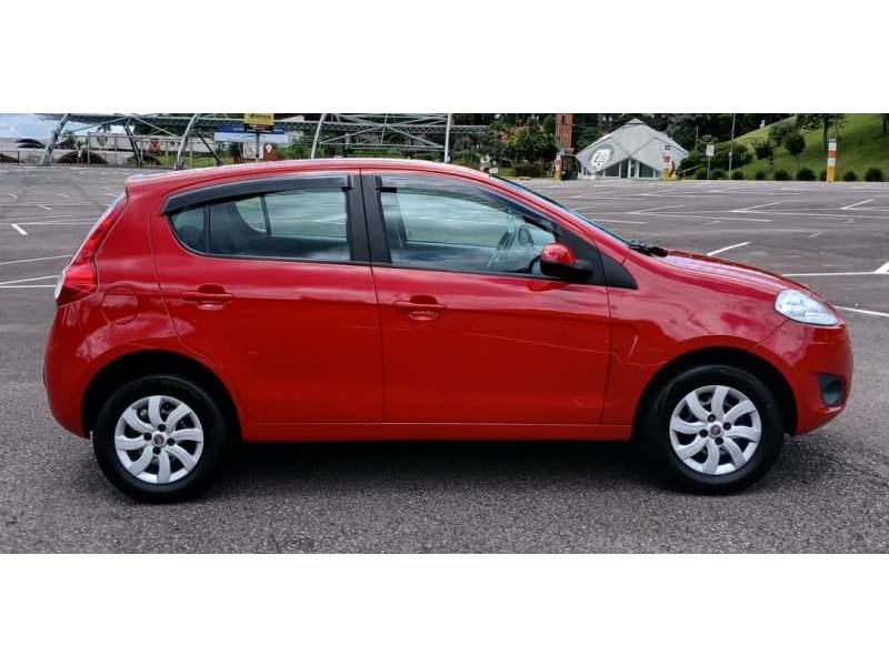FIAT - PALIO - 2014/2015 - Vermelha - R$ 38.900,00