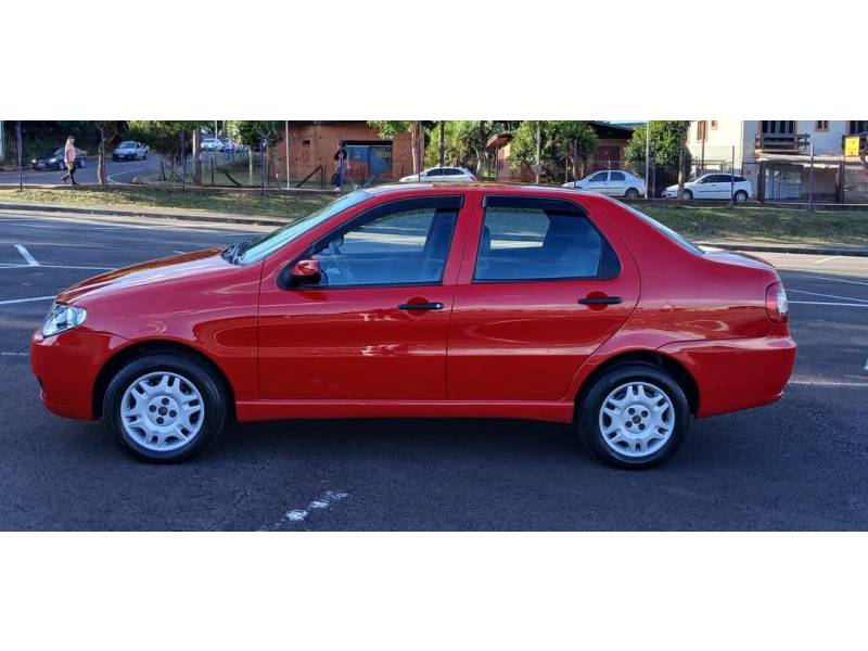 FIAT - SIENA - 2010/2010 - Vermelha - R$ 27.900,00
