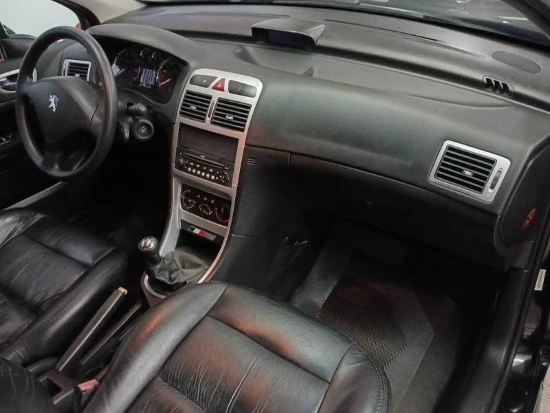 PEUGEOT - 307 - 2009/2010 - Preta - R$ 30.900,00