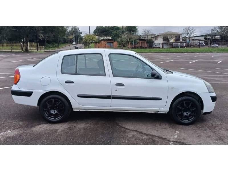 RENAULT - CLIO - 2003/2003 - Branca - R$ 18.900,00