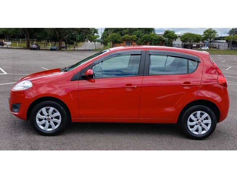 FIAT - PALIO - 2014/2015 - Vermelha - R$ 38.900,00