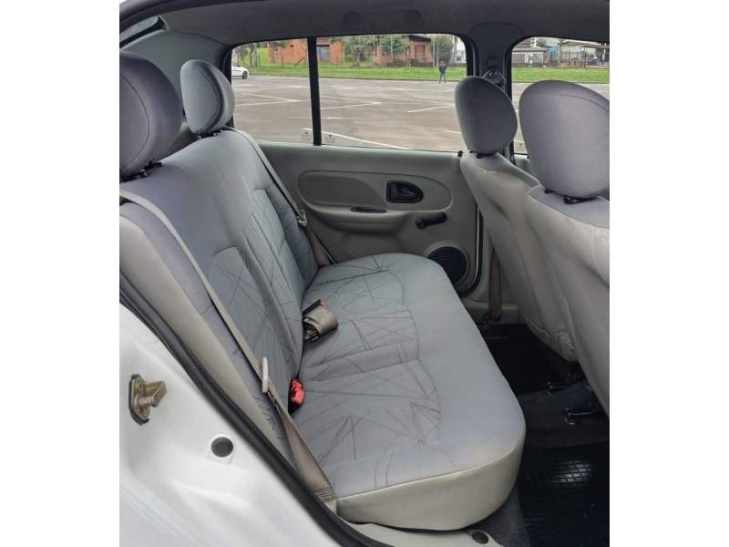 RENAULT - CLIO - 2003/2003 - Branca - R$ 18.900,00