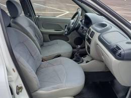 RENAULT - CLIO - 2003/2003 - Branca - R$ 18.900,00