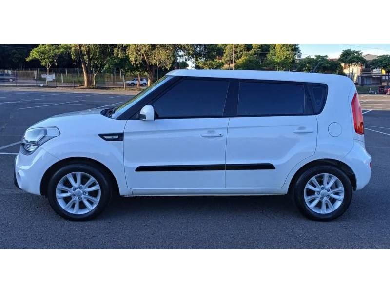 KIA MOTORS - SOUL - 2011/2012 - Branca - R$ 43.900,00