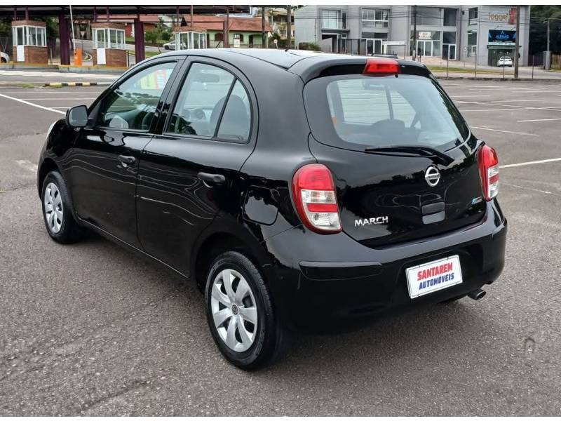 NISSAN - MARCH - 2012/2013 - Preta - R$ 35.900,00