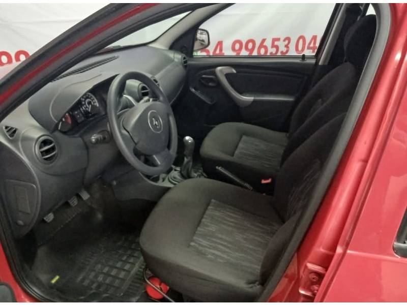 RENAULT - SANDERO - 2014/2014 - Vermelha - R$ 33.900,00