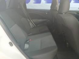 TOYOTA - ETIOS - 2015/2016 - Branca - R$ 49.900,00