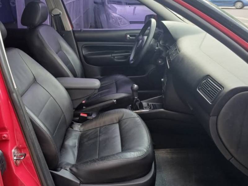 VOLKSWAGEN - GOLF - 2006/2007 - Vermelha - R$ 38.900,00
